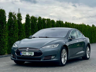 Tesla Model S foto 1