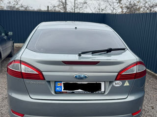 Ford Mondeo foto 2