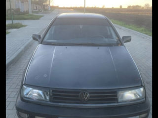 Volkswagen Vento foto 2