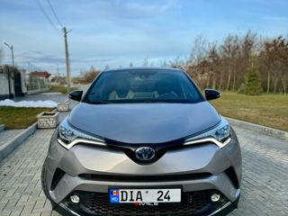 Toyota C-HR foto 2