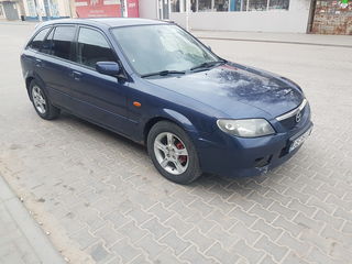 Mazda 323 foto 5