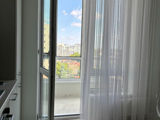 Apartament cu 2 camere, 55 m², Buiucani, Chișinău foto 2