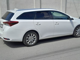 Toyota Auris foto 2