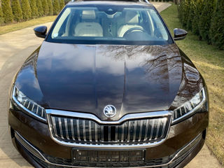 Skoda Superb foto 2