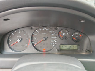 Nissan Almera foto 9