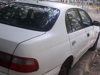 Toyota Carina foto 2