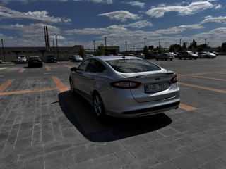 Ford Fusion foto 2