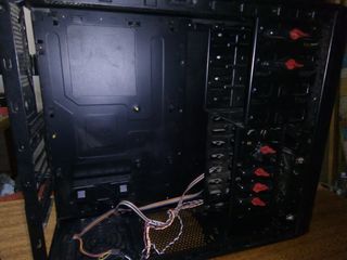 Корпуса чёрного цвета для сборки компьютера, состояние хорошее foto 8