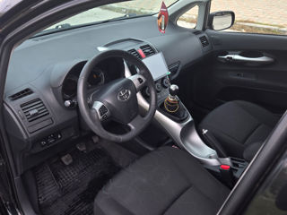 Toyota Auris foto 2