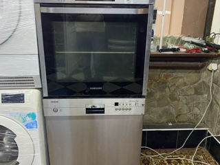 Adus din Italia Cuptor electric Samsung . Pret 200 de euro . Livrare .