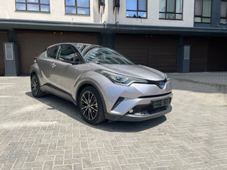 Toyota C-HR foto 2