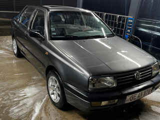 Volkswagen Vento foto 1