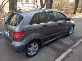 Mercedes B-Class foto 3