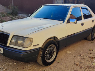 Mercedes Series (W124) foto 3