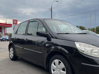 Renault Scenic foto 2