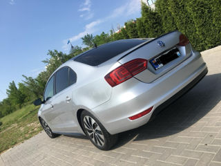 Volkswagen Jetta foto 2