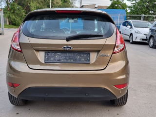 Ford Fiesta foto 7