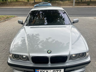 BMW 7 Series foto 1