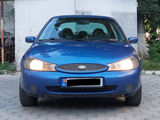 Ford Mondeo foto 2