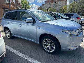 Mitsubishi Outlander foto 3