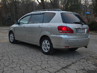 Toyota Avensis Verso foto 5