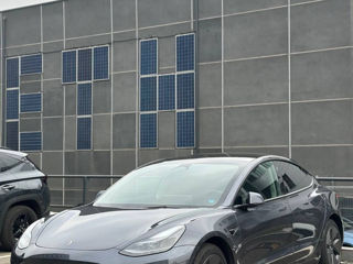 Tesla Model 3 foto 2