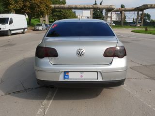 Volkswagen Passat foto 6