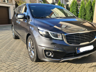 KIA Carnival foto 1