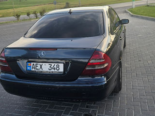 Mercedes E-Class foto 3