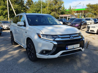 Mitsubishi Outlander foto 2