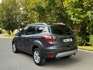 Ford Kuga foto 1