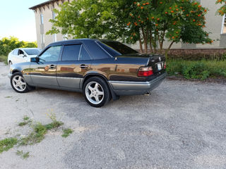 Mercedes Series (W124) foto 3