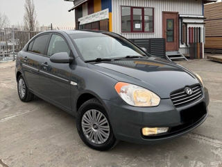 Hyundai Accent foto 2