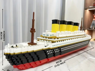 Vând Lego Titanic 2800 de piese foto 4