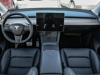 Tesla Model Y foto 5