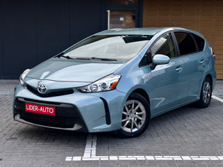 Toyota Prius v foto 3