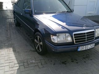 Mercedes Series (W124) foto 1