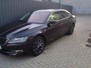 Skoda Superb foto 2