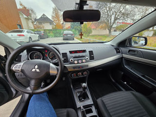 Mitsubishi Lancer foto 9