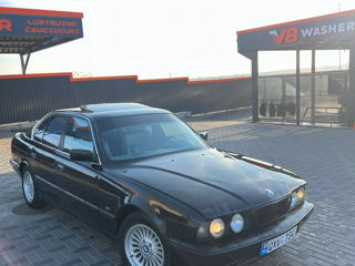 BMW 5 Series foto 3