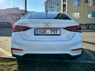 Hyundai Accent foto 2