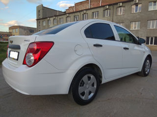 Chevrolet Aveo foto 2