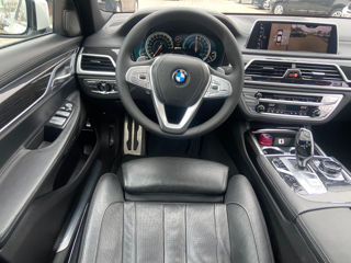 BMW 7 Series foto 8