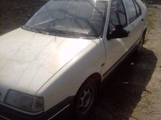 Renault 19 foto 1