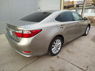 Lexus ES Series