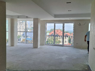 Apartament cu 3 camere, 129 m², Periferie, Codru, Chișinău mun. foto 5