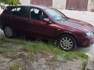 Nissan Almera foto 4