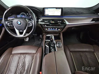 BMW 5 Series foto 7