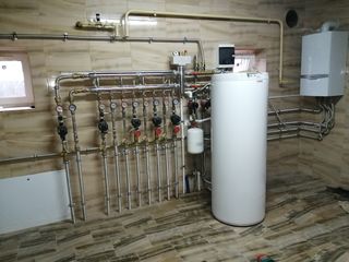 Sisteme sanitare, canalizare, încălzire. Установка сантехники, канализации, систем отопления.