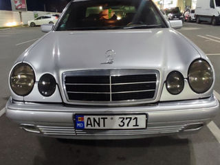 Mercedes E-Class foto 2